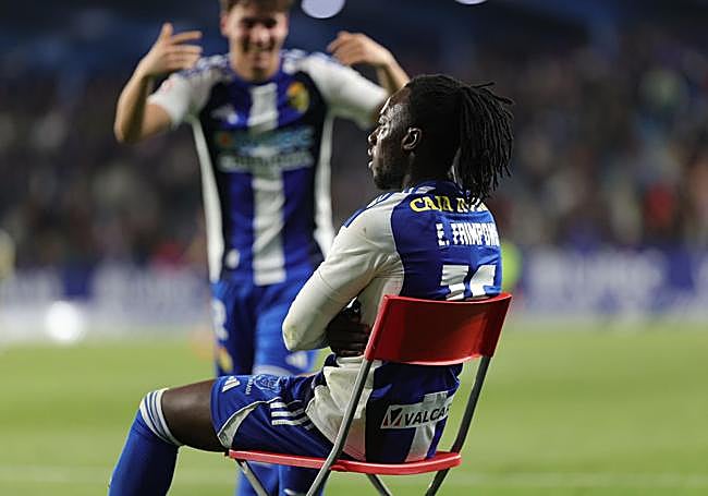 Frimpong'un skoru 3-0 yaptıktan sonraki tuhaf kutlaması.