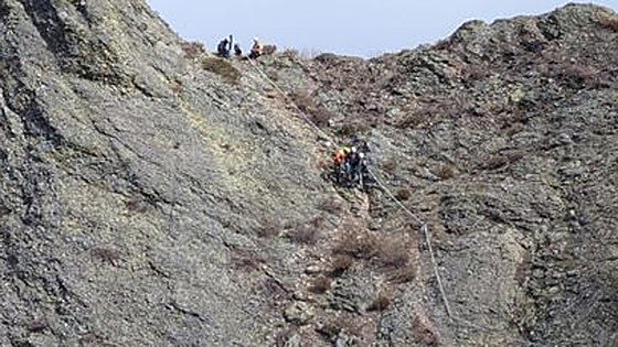 Un helicóptero acude a rescatar a tres escaladores en Boca de Huérgano