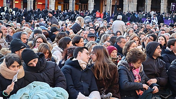 Las imágenes del público en el Encuentro de Viernes Santo en León