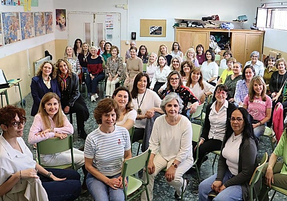 El Grupo Femenino Coral en su sala de ensayo.