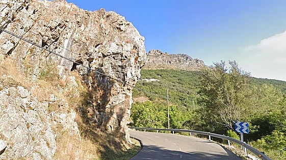 Movilizan un helicóptero a Valdepiélago tras la caída de un motorista herido