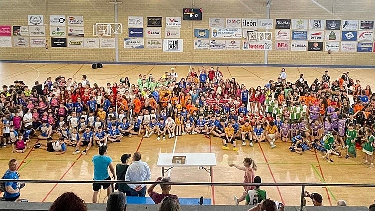 El balonmano conquista Sariegos este fin de semana