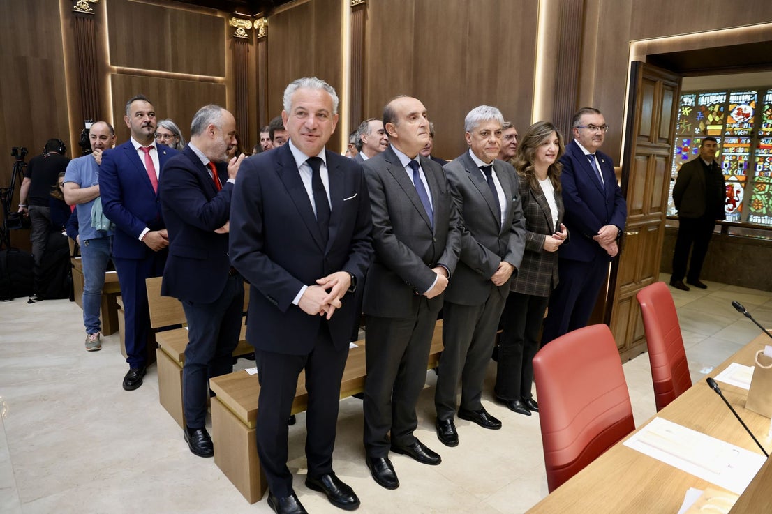 Las imágenes del pleno de la RAE en León