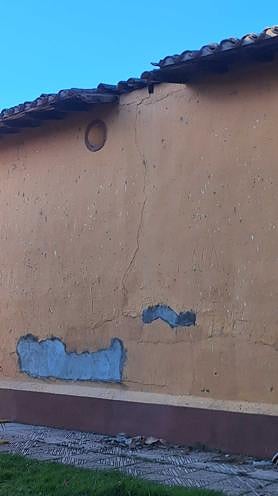 Imagen secundaria 2 - Más detalles de los desperfectos denunciados en la plaza de toros.