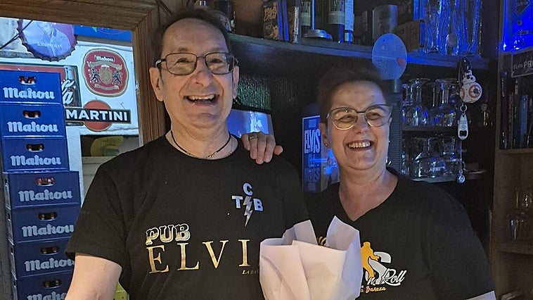 El mítico bar Elvis de La Bañeza gana el Vencejo de Oro