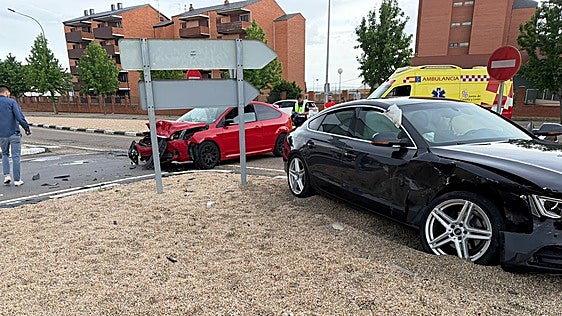 Dos heridos tras una colisión entre dos vehículos en Astorga
