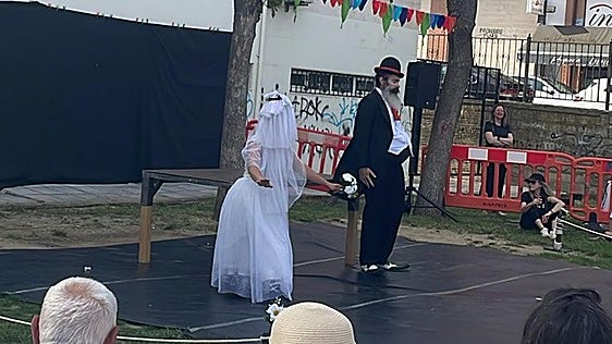 Villaquilambre viaja al pasado con el circus feria