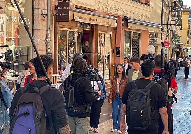 Grabación de 'Lo sabe no lo sabe' de Xuso Jones por León ciudad.
