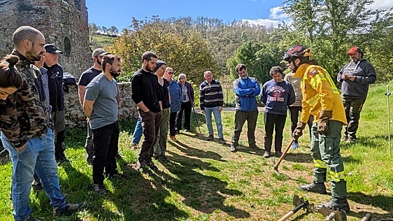 Ocho pedanías de León se unen para formar a sus poblaciones para defenderse de los incendios forestales