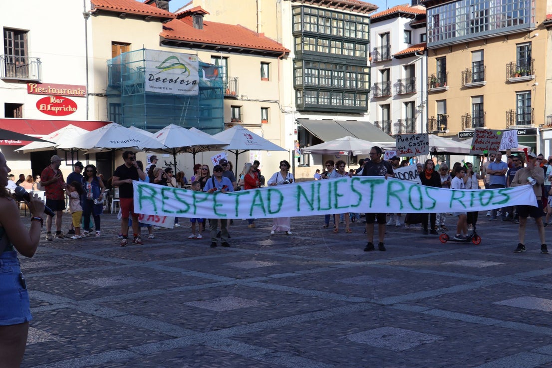 Las imágenes de la manifestación por la planta de biomasa en León