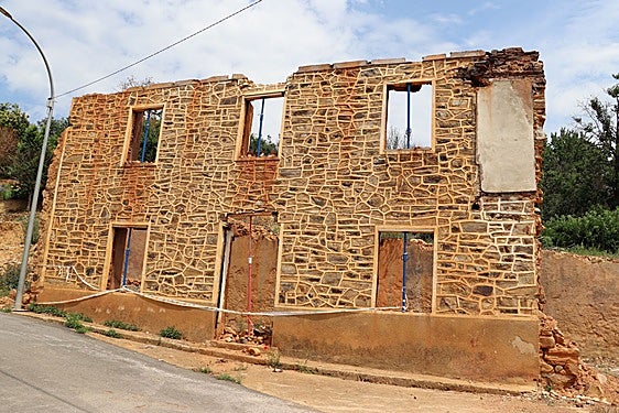 Castrocalbón un año después de las llamas