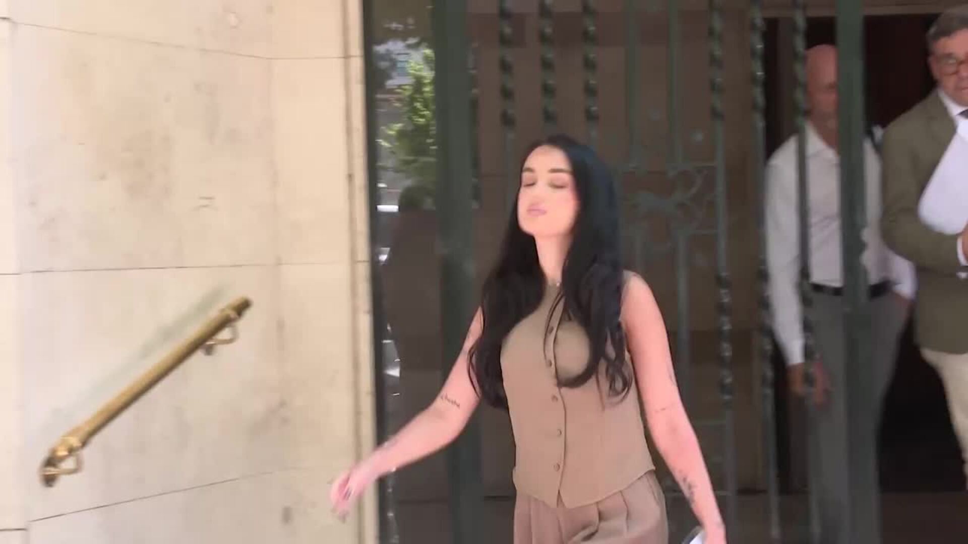 Jesulín de Ubrique, orgulloso de su hija Julia Janeiro tras convertirse en propietaria