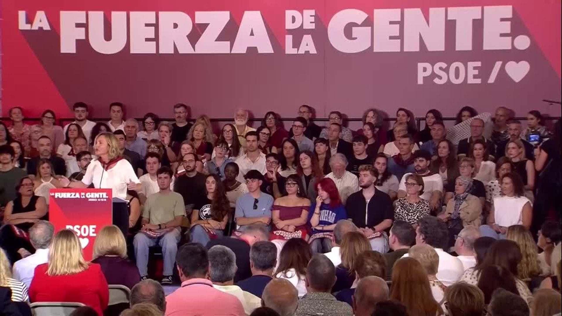 Alegría (PSOE) defiende la vivienda "hogar" y no el modelo de la derecha de "bien de mercado"