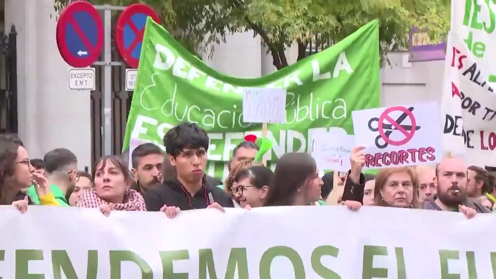 Cientos de profesores vuelven a la Consejería en Madrid en su cuarto día de huelga