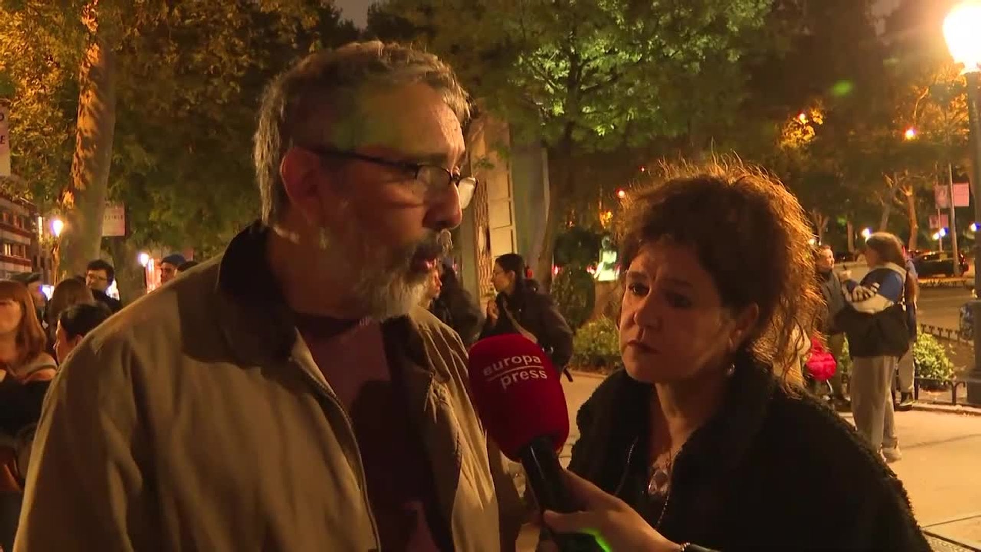 Mujeres se concentran ante Sanidad para exigir más inversión pública en cáncer de mama