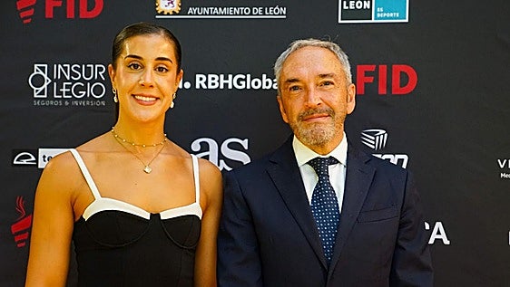 Carolina Marín y el consejero de Cultura inauguran en León la décima edición del FID