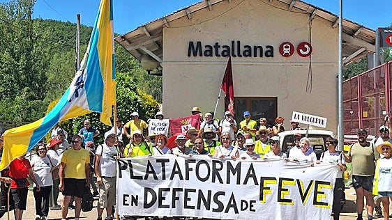 Acaba la cuarta etapa de la marcha reivindicativa Guardo-León por las vías de Feve