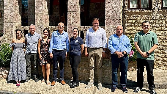 Una familia abre en Oseja de Sajambre un hostal: «En cuanto vimos el sitio, solamente por foto, nos enamoramos»