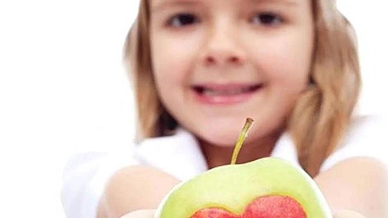 Castilla y León lidera el consumo infantil de fruta y el 70% la toman a diario