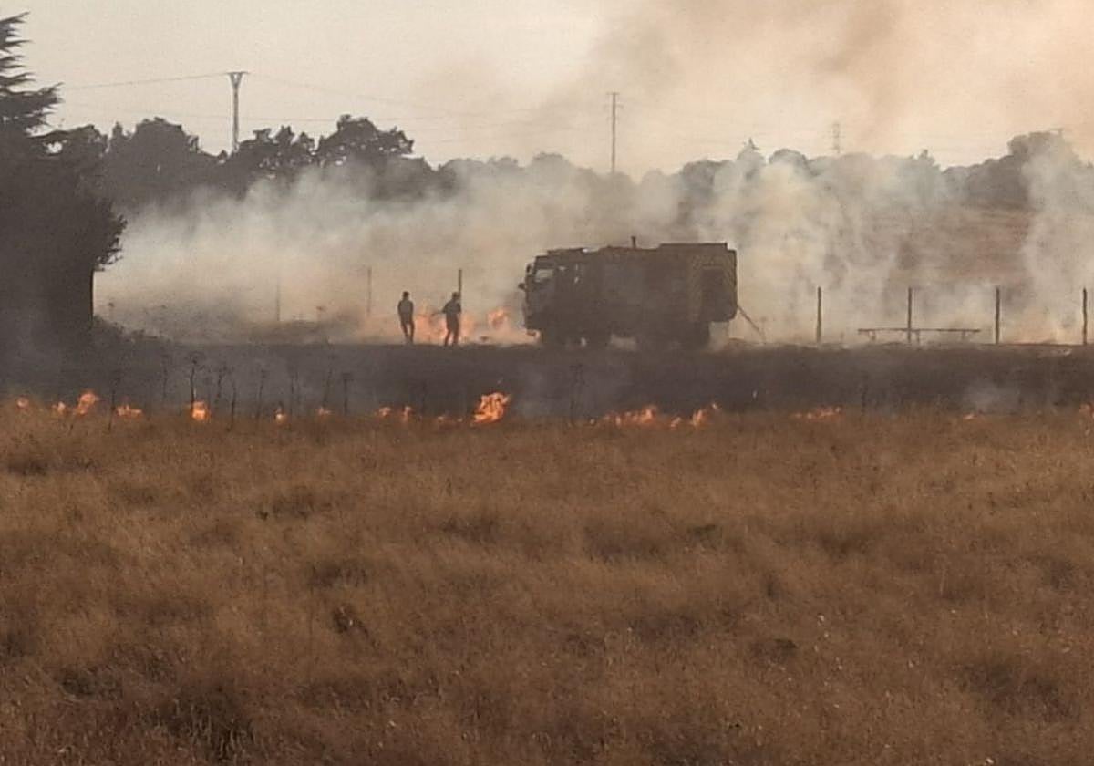 Imagen del incendio en Trobajo del Camino.