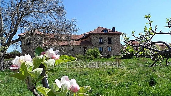 Así es la casa más cara de la provincia: 2,2 millones de euros, 22 baños y vistas al Teleno