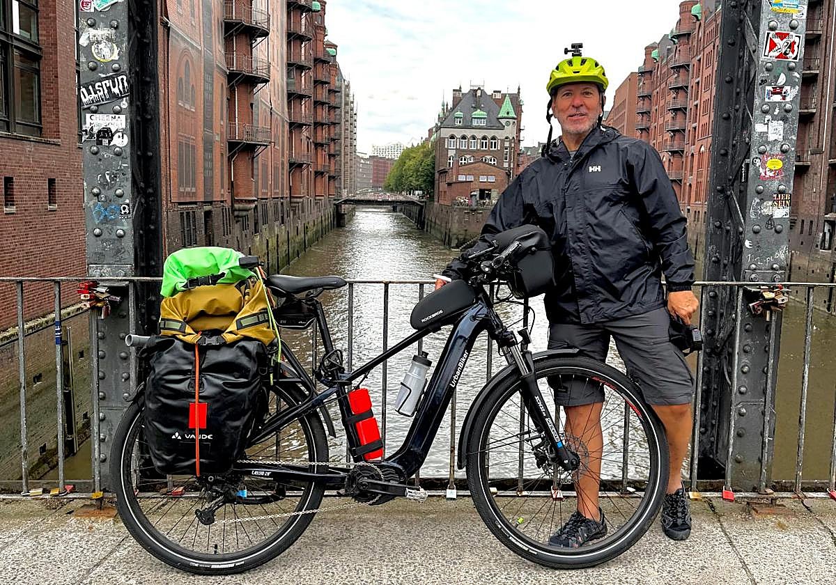 Un mexicano "con ocho apellidos leoneses" recorre en bici los 3.300 kilómetros que separan Oslo de León | leonoticias.com