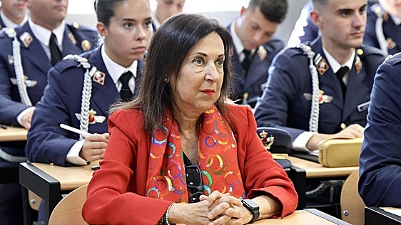 Una emocionada Margarita Robles inaugura el curso militar con 10.608 nuevos alumnos y recuerdo a Ceuta