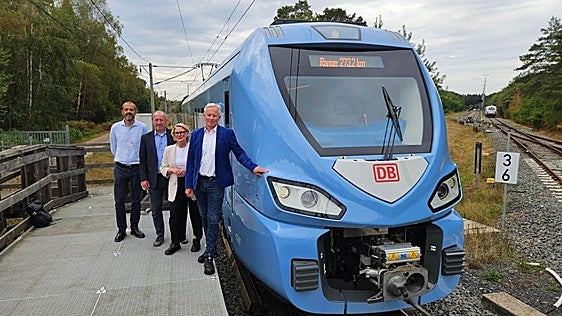 La Plataforma en Defensa de FEVE en León muestra ejemplos internacionales que avalan sus propuestas de recuperación del tren hasta Matallana