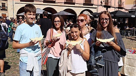 León se reúne en torno al melón como vísperas a San Froilán