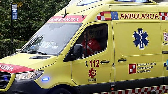 Un motorista herido en un brazo tras sufrir una caída en Puente Villarente