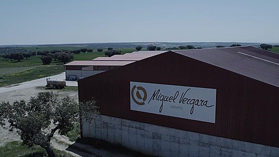 El grupo vallisoletano que integró Valles del Esla rescata la producción de cecina en Sahelices de Sabero