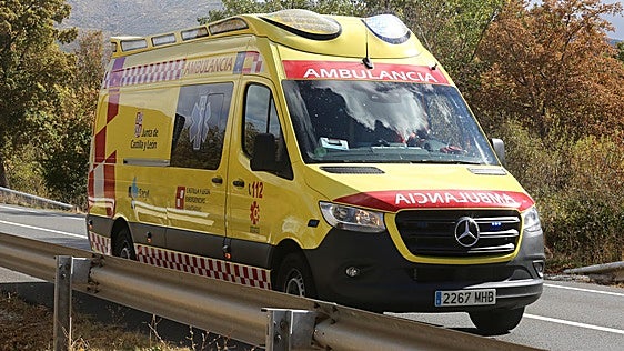 Tres personas heridas tras el choque de un vehículo y un camión en la AP-66