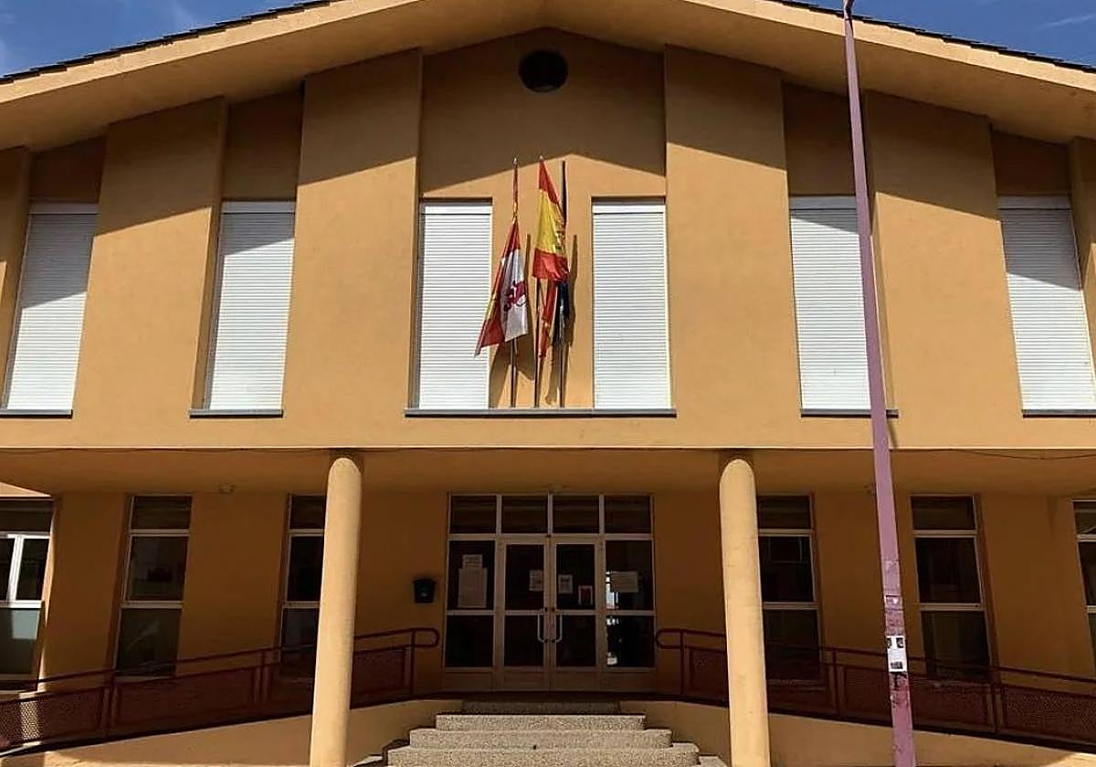 Fachada del IES Fernando I de Valencia de Don Juan.
