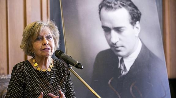 Cecilia Rodrigo, hija de Joaquín Rodrigo, durante un homenaje al músico en París.