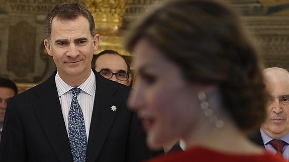 El rey Felipe VI y la reina Letizia, durante el almuerzo en el Palacio Real.