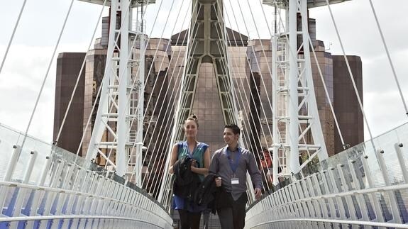 Vistas del Puente de Lowry, en Manchester.