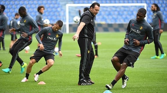 La selección belga, durante uno de sus entrenamientos. 