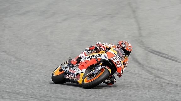 Marc Márquez, sobre el circuito de Montmeló. 