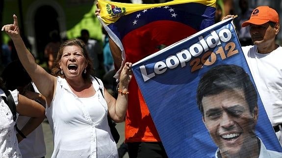 Manifestantes a favor de Leopoldo López.