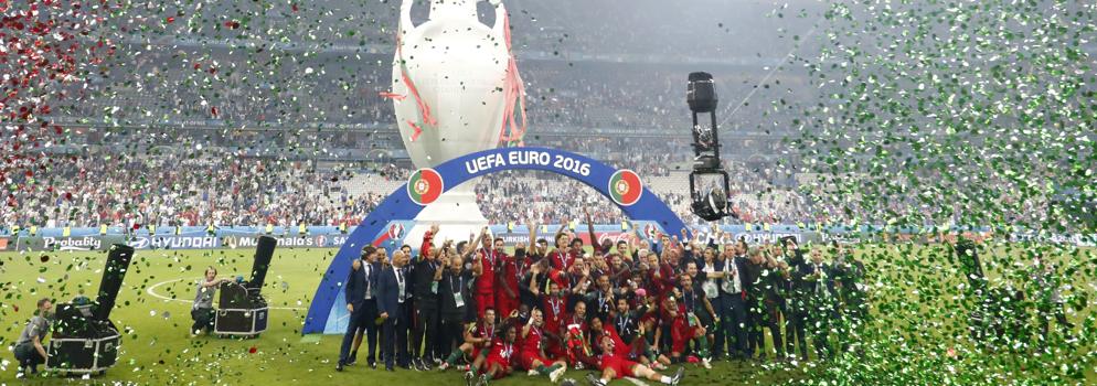 La selección portuguesa celebra su victoria en la Eurocopa. 