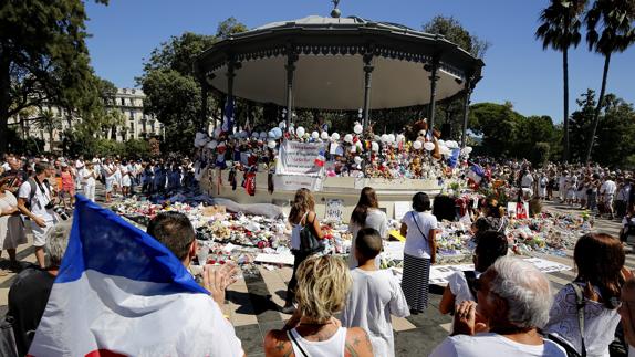 Homenaje en Niza.