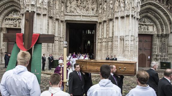 Entierro del sacerdote Jacques Hamel.