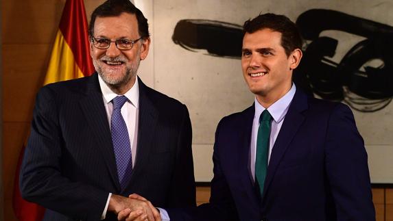 Reunión entre Mariano Rajoy y Albert Rivera.