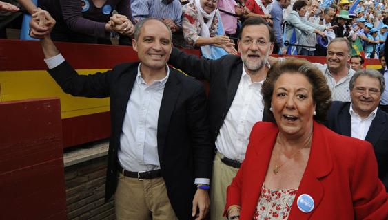 Rajoy, junto a Barberá, Camps y Rus en un acto en 2011. 