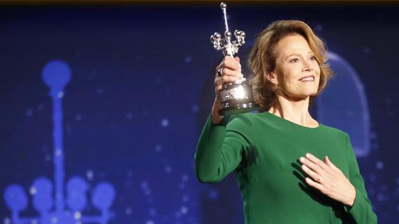 La actriz Sigourney Weaver recibe el reconocimiento del Festival de Cine de San Sebastián.