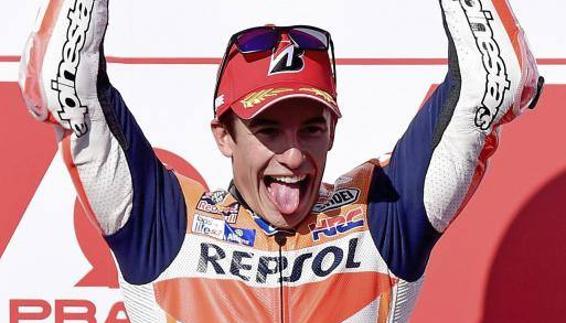 Marc Márquez celebra su victoria en Australia. 