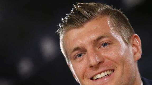 Toni Kroos, sonriente, tras su renovación con el Real Madrid. 