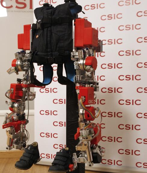 Exoesqueleto dirigido a niños con atrofia muscular espinal.