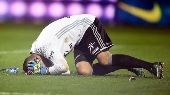 Anthony Lopes, tras el petardazo. 