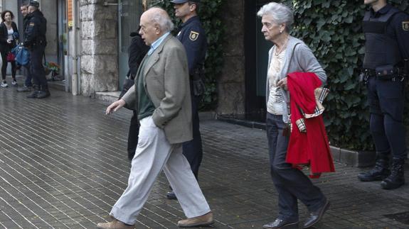 Jordi Pujol y su esposa, Marta Ferrusola.